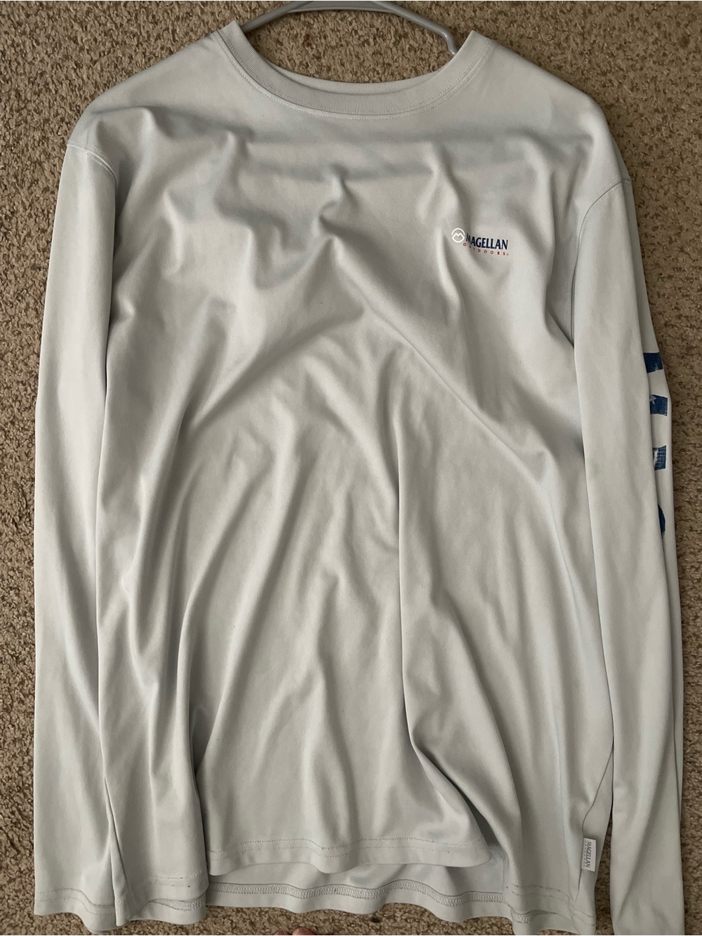 Magellan Outdoors Light Gray Long Sleeve Shirt with Blue Accents